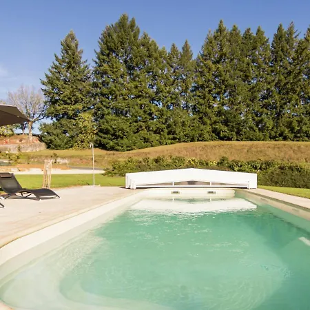 Villa Luxury With Pool On The Edge Of