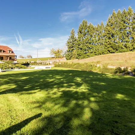 Villa Luxury With Pool On The Edge Of