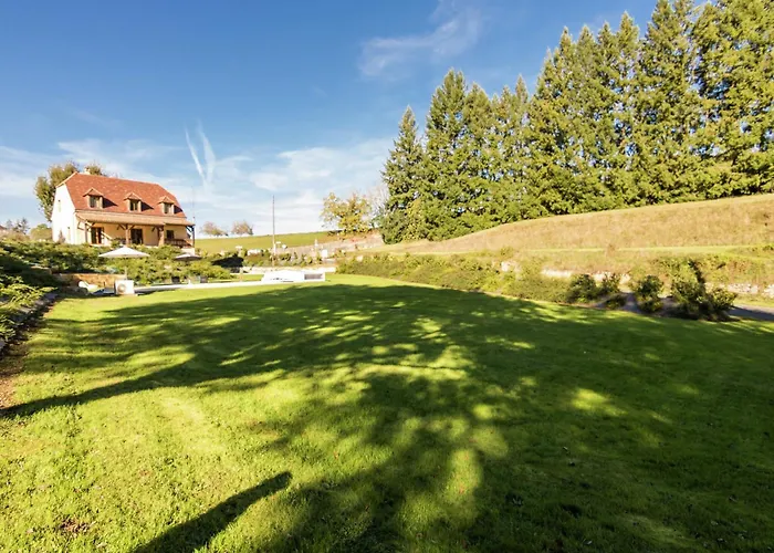 Poolside Luxury In Willa